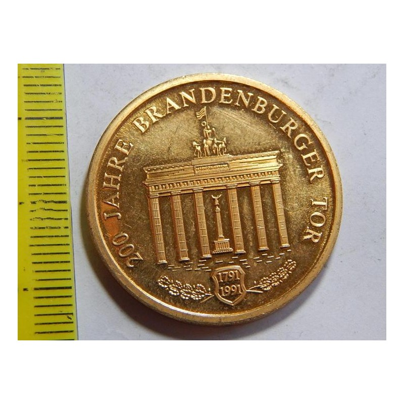 Německo pozlacená medaile 200 Jahre Brandeburger Tor XF č39408 Německo pozlacená medaile 200 Jahre Brandeburger Tor XF č39408