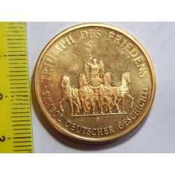 Německo pozlacená medaile 200 Jahre Brandeburger Tor XF č39408 