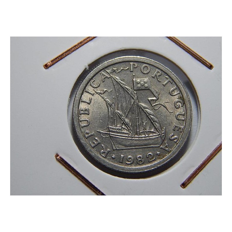 Portugalsko 2 ½ Escudos 1982 XF č00304 Portugalsko 2 ½ Escudos 1982 XF č00304
